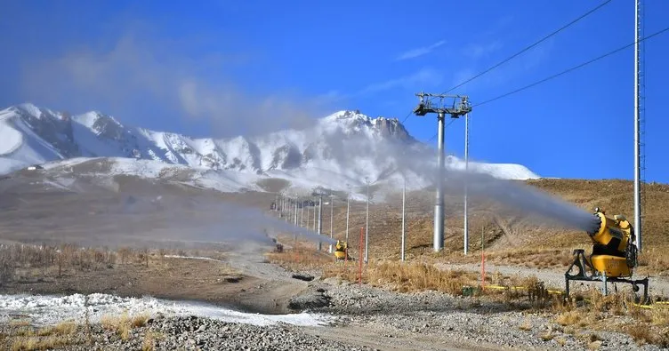 Erciyes kayak pistlerinde suni karlama başladı