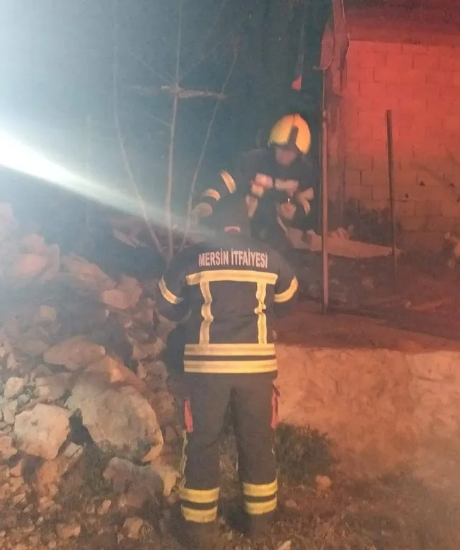 mersinde-feci-yangin-mehmet-tor-yasamini-yitirdi-1742190528510.jpg