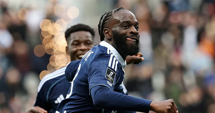 Paris FC, Monaco’yu 4 golle ezdi!