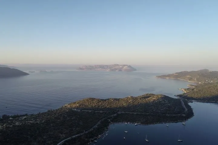 Yunanistan’ın provokatif hamleleri ile gündeme geldi! İşte Türkiye’ye iki kilometre uzaklıktaki Meis adası...