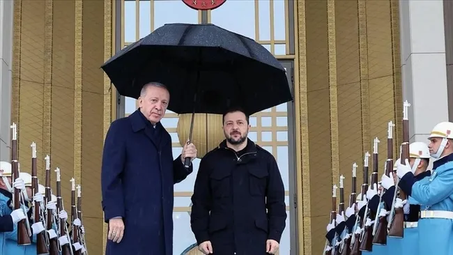 baskan-erdoganin-tarihi-rolu-sosyal-medyayi-salladi-bakanlardan-pes-pese-kuresel-lider-erdogan-paylasimi-1747345753426.jpg