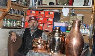 Ustasından öğrendiği mesleği yarım asırdır sürdürüyor #bayburt