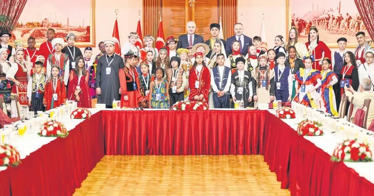 Dünya çocukları milletin evinde