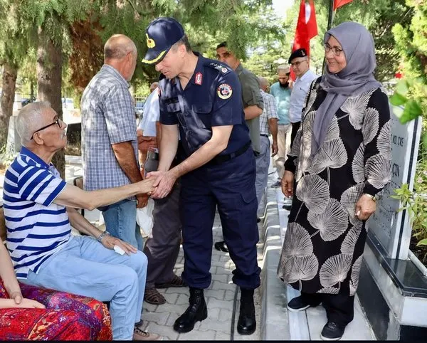 sehit-suat-yalcin-sahadetinin-17-yilinda-kabri-basinda-anildi-1757088797120.jpg