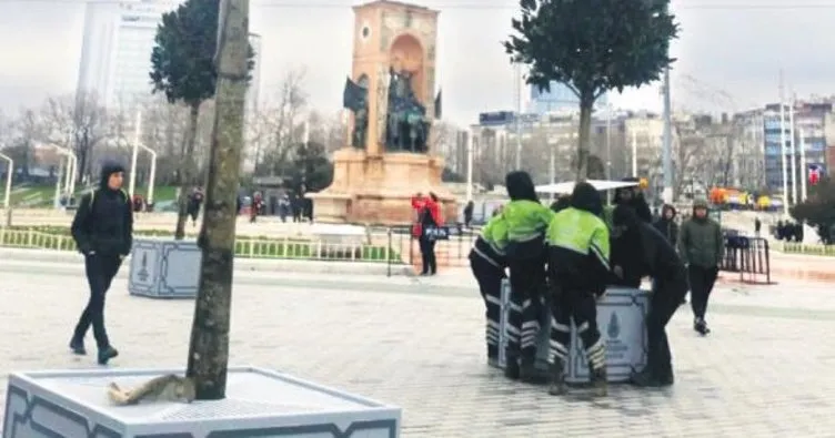 Taksim Meydanı ve İstiklal’e manolya