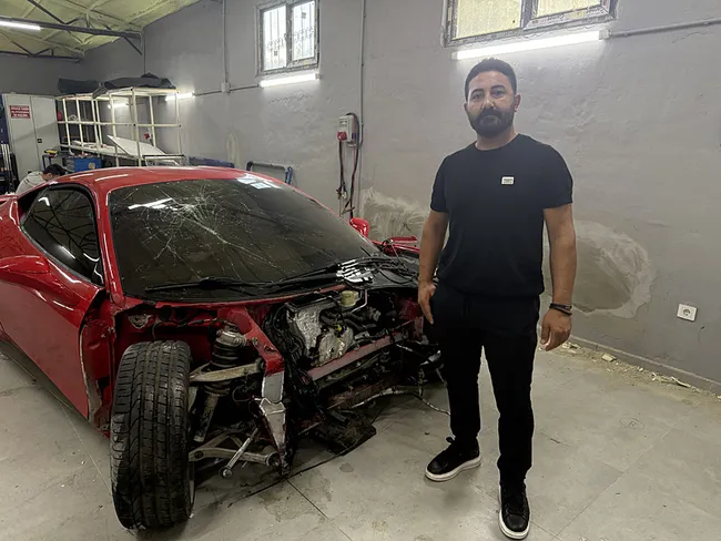 O Ferrari satıldı! Tamir ustası teste çıkardığı lüks aracı perte çıkarmıştı... Satın alan kişi bir futbolcu!