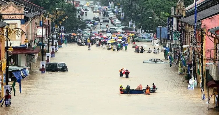 Malezya’daki sel felaketinde 14 kişi hayatını kaybetti