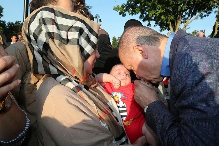 BaÅkan ErdoÄan, NakkaÅtepe Millet Bahçesi'ni gezdi vatandaÅlarla sohbet etti