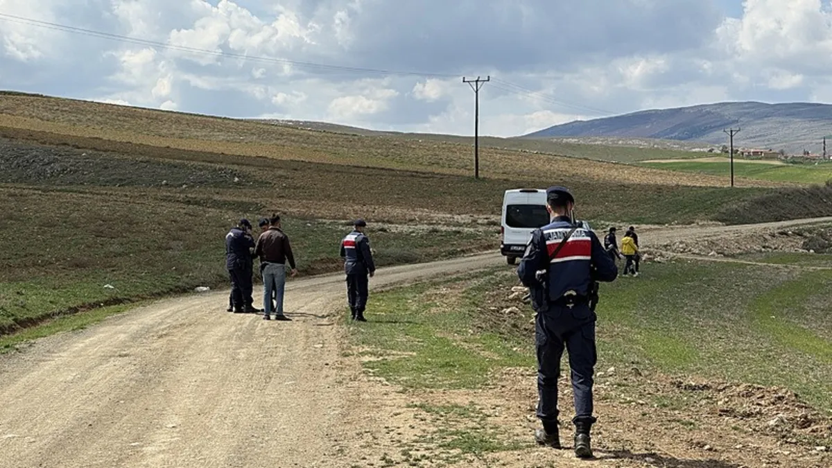 Sondaj kavgasında baba-oğul can verdi