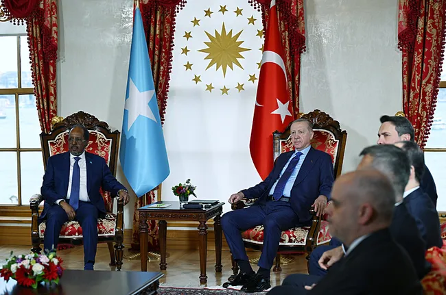 baskan-erdogan-somali-cumhurbaskani-mahmud-ile-gorustu-1776361247096.jpeg Başkan Erdoğan, Somali Cumhurbaşkanı Mahmud ile görüştü! İşte ele alınan konular...