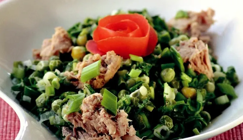 Taze Soğanlı ve Ton Balıklı Salata