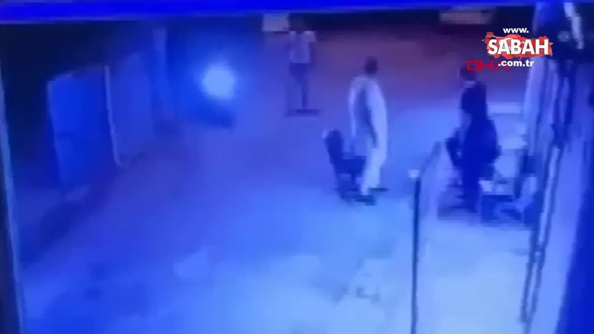 Sokak ortasındaki cinayetin güvenlik kamerası görüntüleri ortaya çıktı | Video