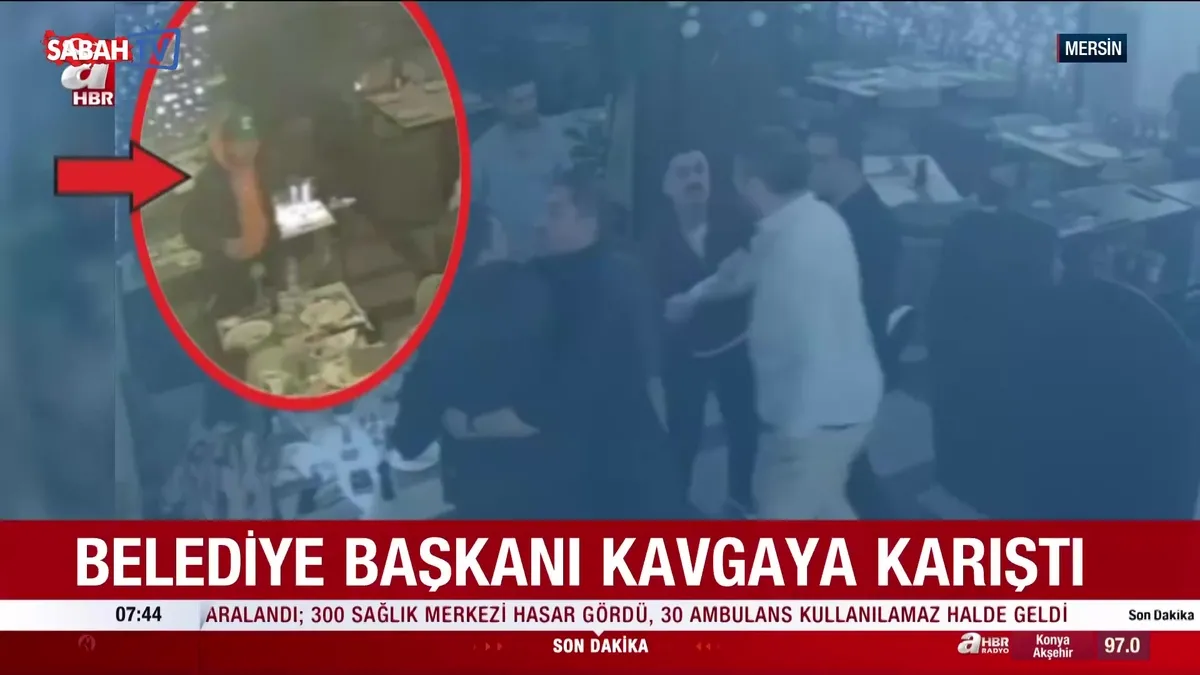 Mezitli Belediye Başkanı Tuncer’in darp edildiği kavga kamerada | Video videosunu izle Mezitli Belediye Başkanı Tuncer’in darp edildiği kavga kamerada | Video videosunu izle