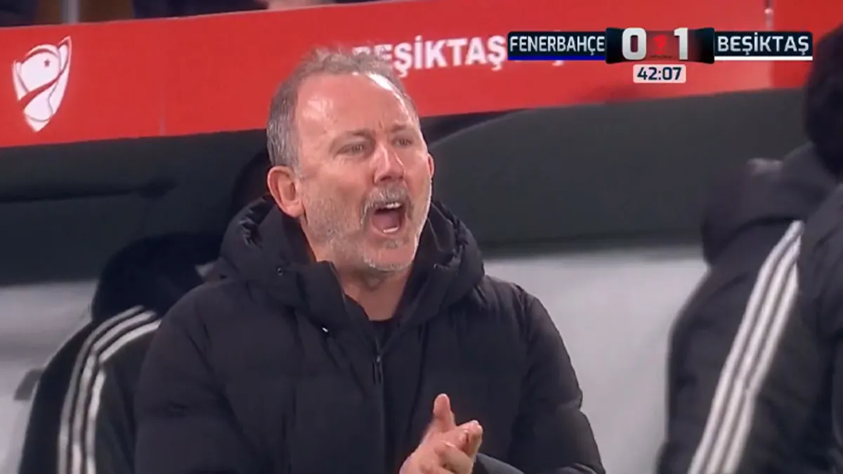 Fenerbahçe – Beşiktaş derbisinde penaltı kararı! Sergen Yalçın alkışladı – Galeri Fenerbahçe – Beşiktaş derbisinde penaltı kararı! Sergen Yalçın alkışladı – Galeri