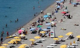 Antalya 41 derece: Sahil doldu taştı!