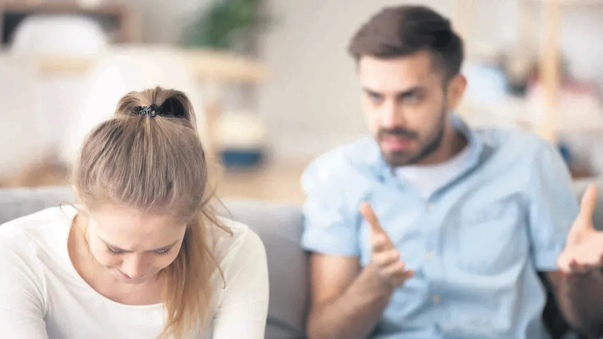 ESRA EZMECİ / Vazgeçebilmek mutluluğa atılan ilk adımdır ESRA EZMECİ / Vazgeçebilmek mutluluğa atılan ilk adımdır