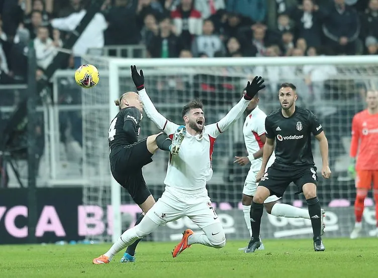 Beşiktaş - Gençlerbirliği maçında eşi benzeri görülmemiş protesto