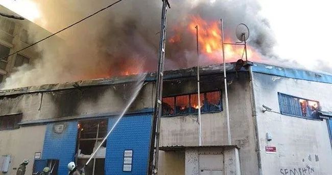 Maltepe’de iş yerinde çıkan yangına müdahale ediliyor Maltepe’de iş yerinde çıkan yangına müdahale ediliyor