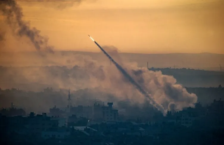 İsrail-Filistin savaşı son dakika: Hamas'tan Aksa Tufanı operasyonu! 'Savaş' durumu ilan edildi: Gazze'ye ağır bombardıman!