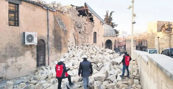 depremin-yiktigi-tarih-ayaga-kaldirilacak-1676778736659.jpg