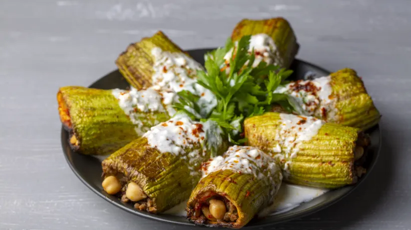 Evde kolayca yapabileceğiniz şaşırtıcı lezzet: Nohutlu kabak dolması!