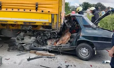 SON DAKİKA... Samsun'da feci kaza! Otomobil park halindeki TIR'a çarptı: 2 ölü... #sinop