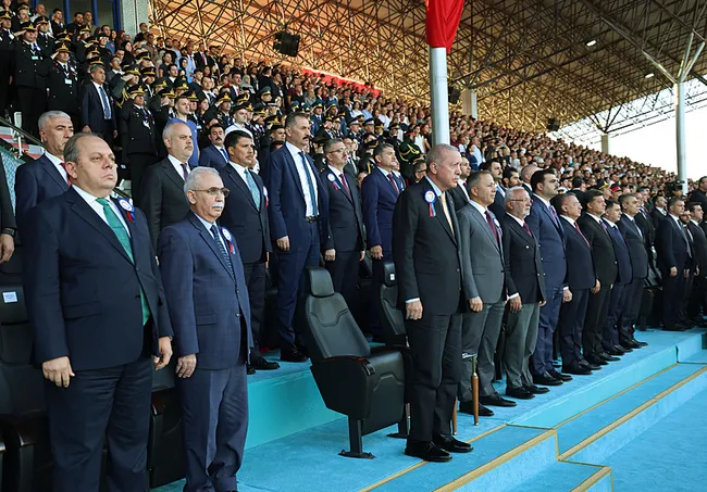 baskan-erdogan-israile-gazze-tepkisi-kendilerini-dev-aynasinda-goren-zalimler-mutlaka-kaybedecek-1756315627448.jpeg Başkan Erdoğan İsrail'e