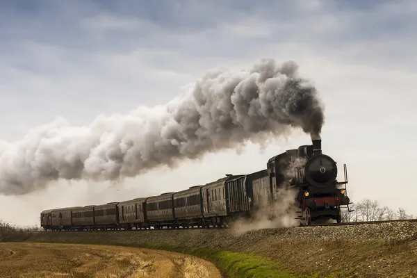 tren-yollarinda-gizli-tehlike-meger-cok-tehlikeliymis-tcddden-15-gunluk-kritik-uyari-1782390629502.jpg