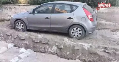 Kırşehir’de trajikomik olay: Otomobil kazı alanında kaldı