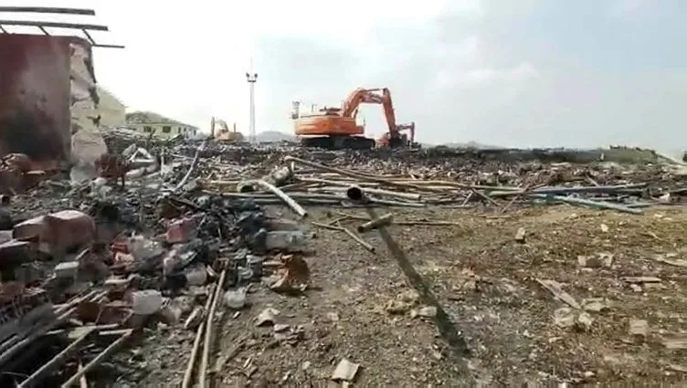 Son dakika! Sakarya'daki fabrika görüntüleri patlamanın şiddetini ortaya çıkardı!