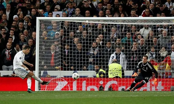 Real Madrid - Juventus manşeti: Yüzyılın soygunu!