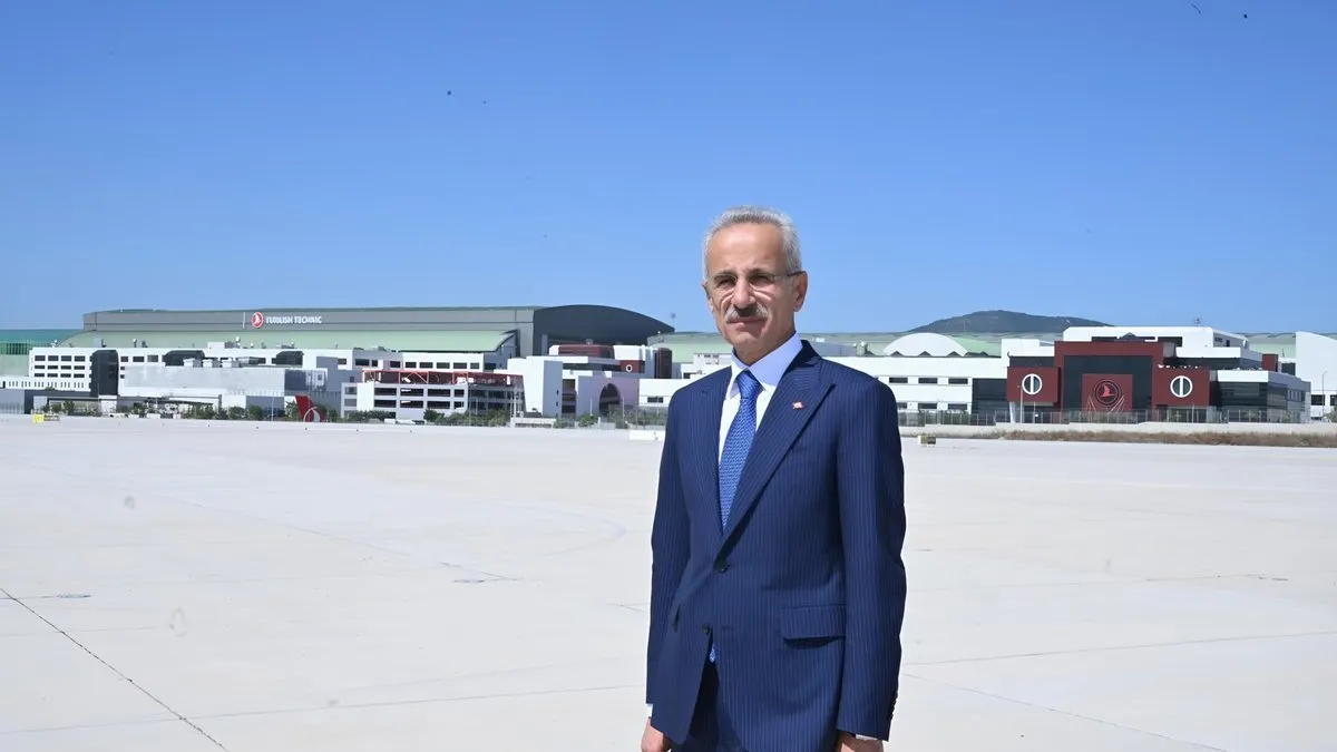 İstanbul Havalimanı yine zirvede! Bakan Uraloğlu açıkladı: Avrupa'nın en yoğunu oldu