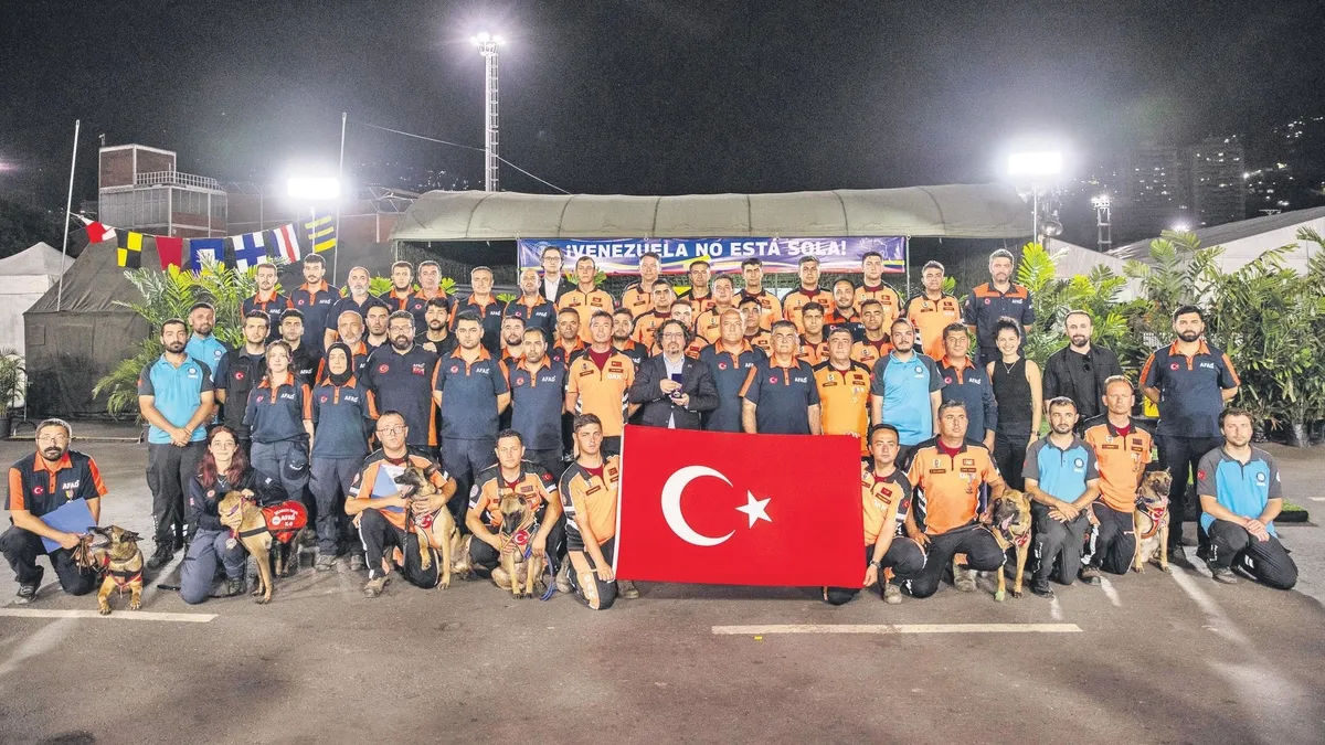 Türk arama kurtarma ekibi ve arama köpeklerinin Venezuela'da gösterdiği başarı sonrası kahramanlık nişanı ile ödüllendirilmesi.