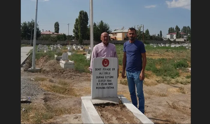 sabah-gundeme-getirdi-59-yillik-hasret-bitti-sehit-babasinin-mezarini-buldu-1692765511688.jpg SABAH gündeme getirdi, 59 yıllık hasret bitti! Şehit babasının mezarını buldu