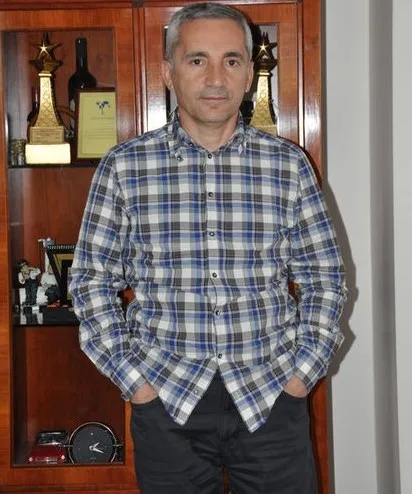 43 yıllık evlilik 10 dakikada bitti! Ünlü yapımcı Şükrü Avşar ve eşi Hüsniye Avşar boşandı! İhanetin bedeli 5 daire 2 araba!