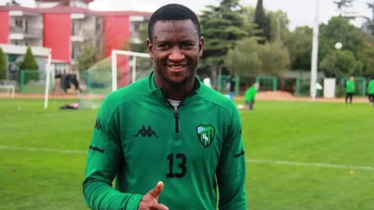 tuzlaspor-abdoulaye-cisseyi-transfer-etti-1657967422816.jpg