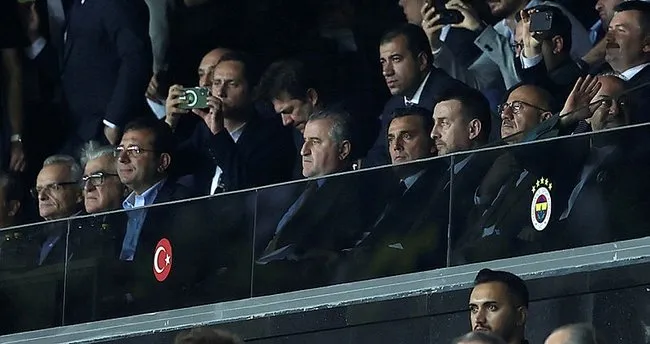 Vincenzo Montella, Fenerbahçe – Nordsjaelland maçında Vincenzo Montella, Fenerbahçe – Nordsjaelland maçında