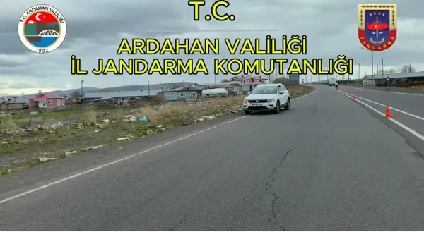ardahan-jandarmasindan-trafik-haftasina-ozel-denetim-ve-bilgilendirme-faaliyeti-1746726255719.jpg