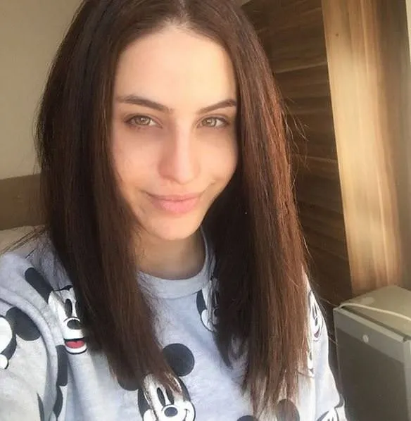 Büşra Pekin�in makyajsız fotoğrafına övgüler yağdı FotoHaber Magazin