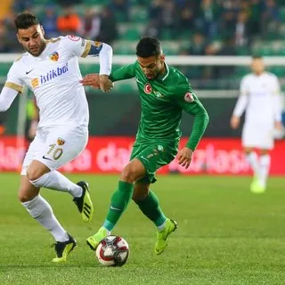 Ýlk çeyrek final bileti Akhisarspor'un