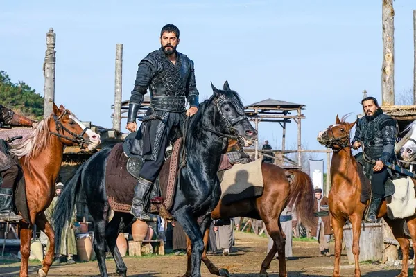 Kuruluş Osman 38. bölüm atv'de! Kuruluş Osman yeni bölümde obada Toy toplanıyor!
