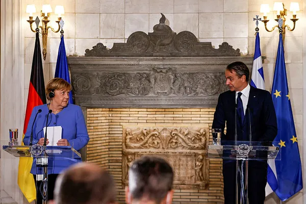 Merkel'e Yunanistan'da büyük şok!