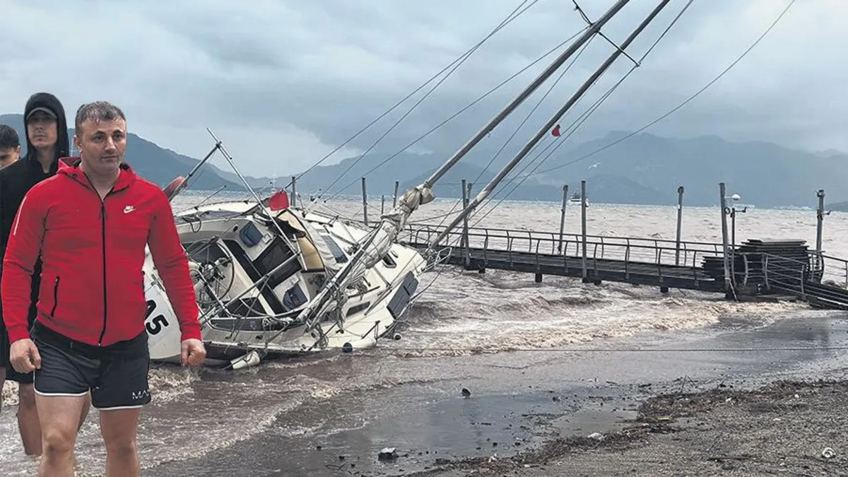 Ege’yi sağanak vurdu