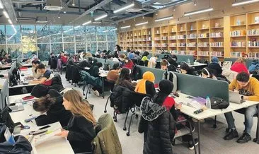 Fatih kütüphaneleri dolup taşıyor