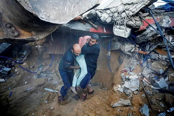 israilli-aktivistlerden-dikkat-ceken-sozler-bu-bir-gun-basimiza-gelecekti-1697438793702.jpg İsrailli aktivistlerden dikkat çeken sözler: Bu bir gün başımıza gelecekti!