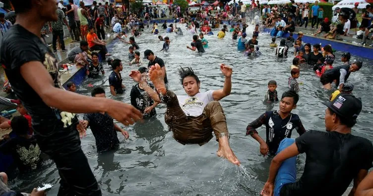 Myanmar’da su festivalinde 285 kişi öldü