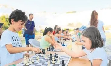 Denizli’de satranç sokaklara yayıldı