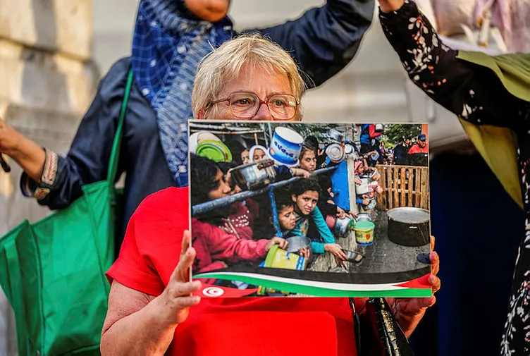 Evrensel değer yok: Batı menfaatleri var! İsrail’e silah serbest, Filistin’e slogan yasak