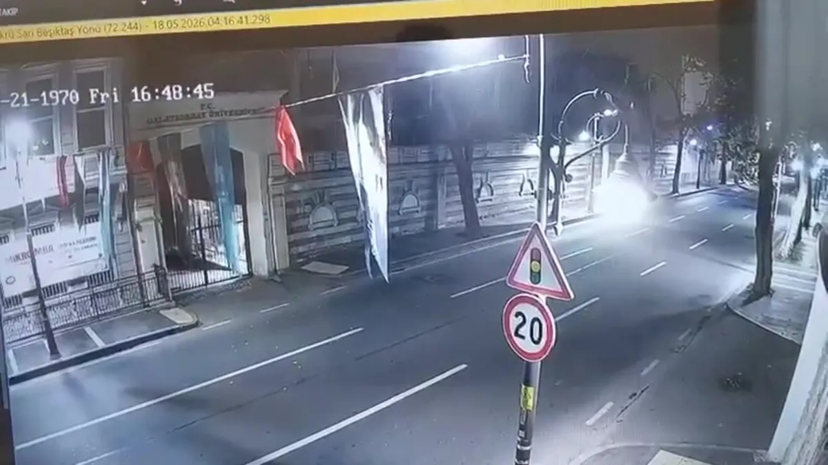 Çırağan Caddesi’ndeki kazanın görüntüleri ortaya çıktı | Video videosunu izle Çırağan Caddesi’ndeki kazanın görüntüleri ortaya çıktı | Video videosunu izle
