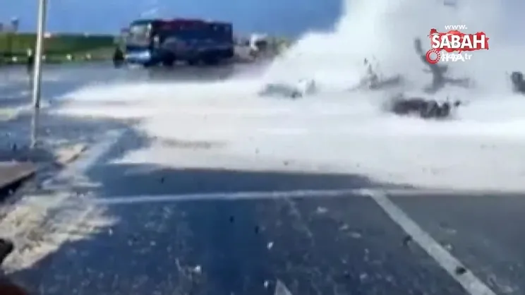 Maldivler’de sahile vuran dalga, araçları ve insanları sürükledi | Video